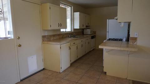3943 E Sylvane Dr, Tucson, AZ 85711 photo 7