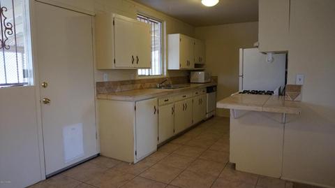 3943 E Sylvane Dr, Tucson, AZ 85711 photo 11