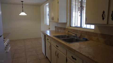 3943 E Sylvane Dr, Tucson, AZ 85711 photo 10