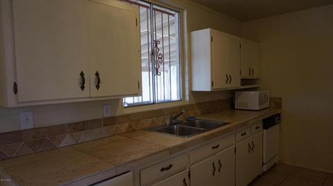 3943 E Sylvane Dr, Tucson, AZ 85711 photo 9