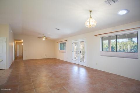 656 E Macon Dr, Vail, AZ 85641 photo 4