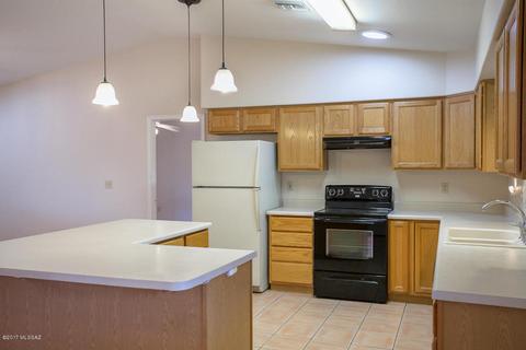 656 E Macon Dr, Vail, AZ 85641 photo 2