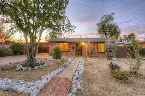 4858 E 2nd St, Tucson, AZ 85711 photo 2