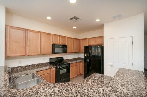 1016 S Limestone St, Benson, AZ 85602 photo 8