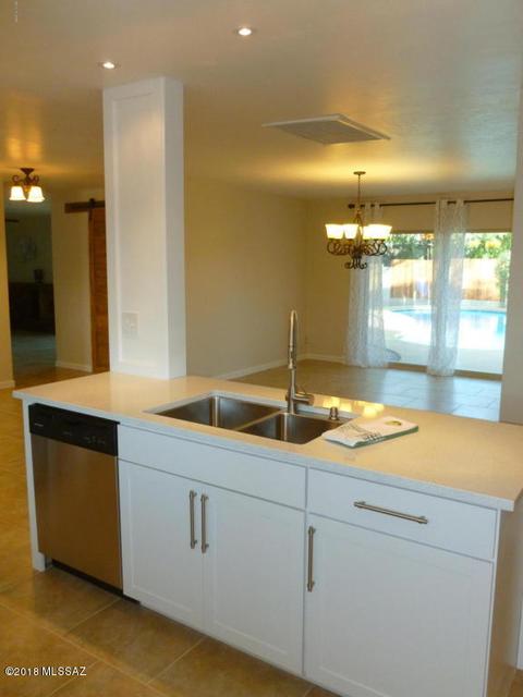 8809 E Harborage Dr, Tucson, AZ 85710 photo 11