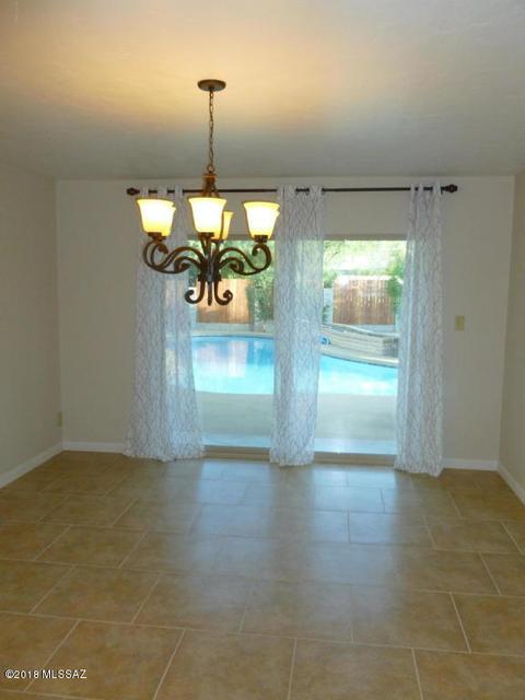 8809 E Harborage Dr, Tucson, AZ 85710 photo 8