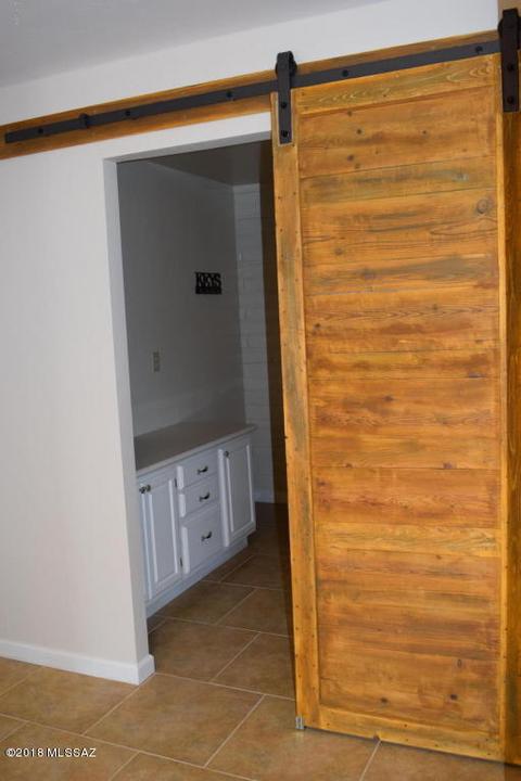 8809 E Harborage Dr, Tucson, AZ 85710 photo 9