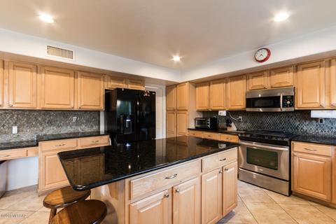 7829 E Whileaway Pl, Tucson, AZ 85750 photo 2
