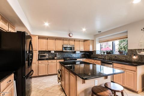 7829 E Whileaway Pl, Tucson, AZ 85750 photo 6
