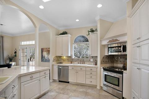 401 E Charleston Pl, Vail, AZ 85641 photo 3