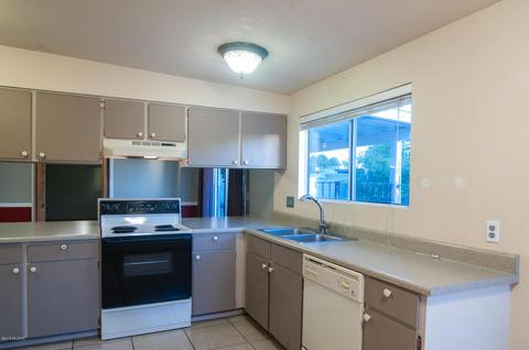 9046 E 8th St, Tucson, AZ 85710 photo 3