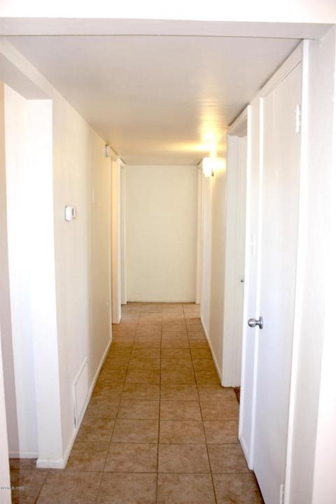 5743 E 18th St, Tucson, AZ 85711 photo 6