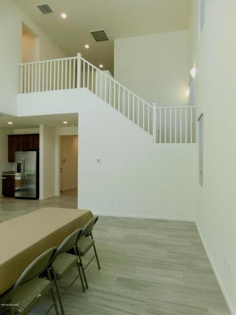 8256 E Magee Hill Loop E, Tucson, AZ 85710 photo 2