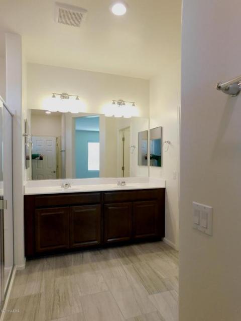 8256 E Magee Hill Loop E, Tucson, AZ 85710 photo 7