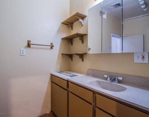 211 E Yavapai Rd, Tucson, AZ 85705 photo 23
