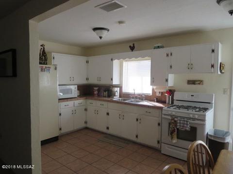 458 E Mark St, Benson, AZ 85602 photo 2