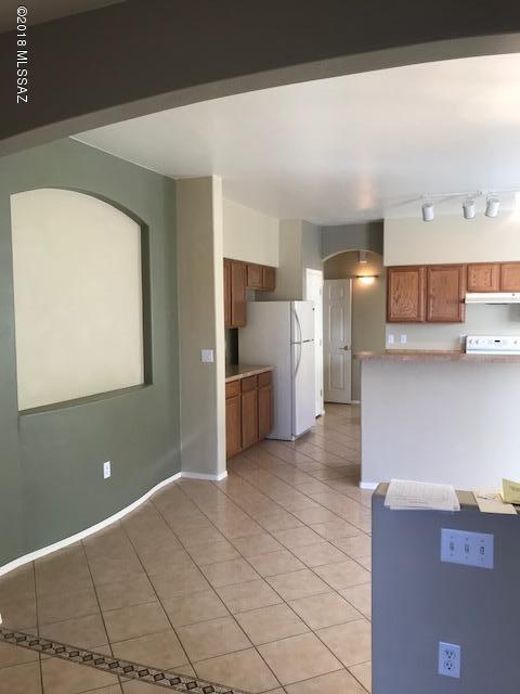 7599 E Fair Meadows Loop, Tucson, AZ 85756 photo 3