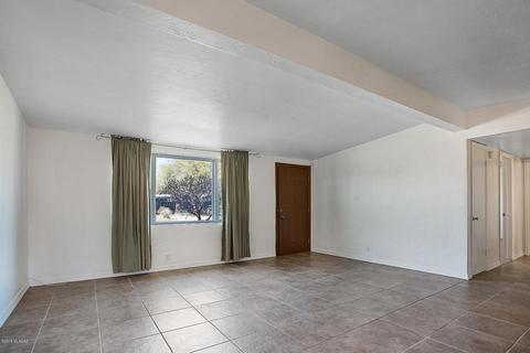 4818 E 28th St, Tucson, AZ 85711 photo 2