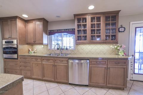 9161 E Kenyon Dr, Tucson, AZ 85710 photo 3