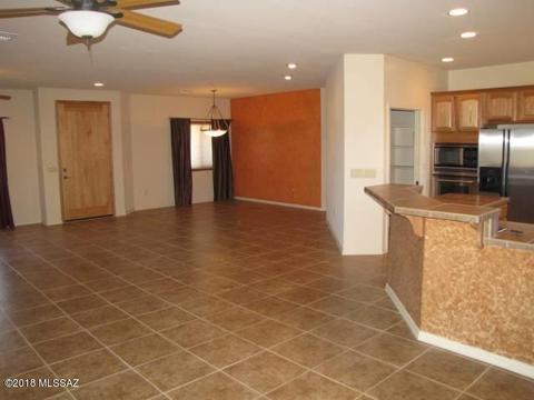 231 N Solar Dr, Vail, AZ 85641 photo 3