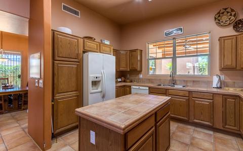 10366 E Cele Peterson Ln, Tucson, AZ 85747 photo 13