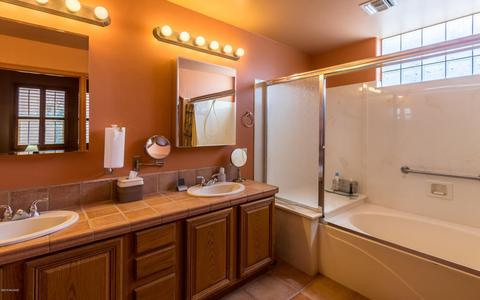 10366 E Cele Peterson Ln, Tucson, AZ 85747 photo 19