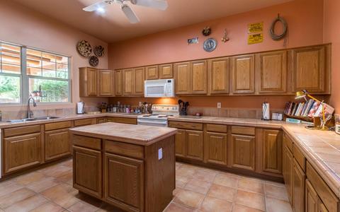 10366 E Cele Peterson Ln, Tucson, AZ 85747 photo 12