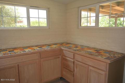 4833 E Montecito St, Tucson, AZ 85711 photo 6