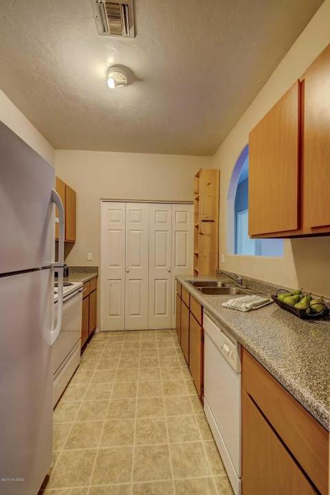 1377 E Zulema Loop, Tucson, AZ 85706 photo 3