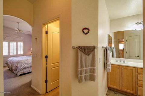 10512 E Feltleaf Willow Trl, Tucson, AZ 85747 photo 4