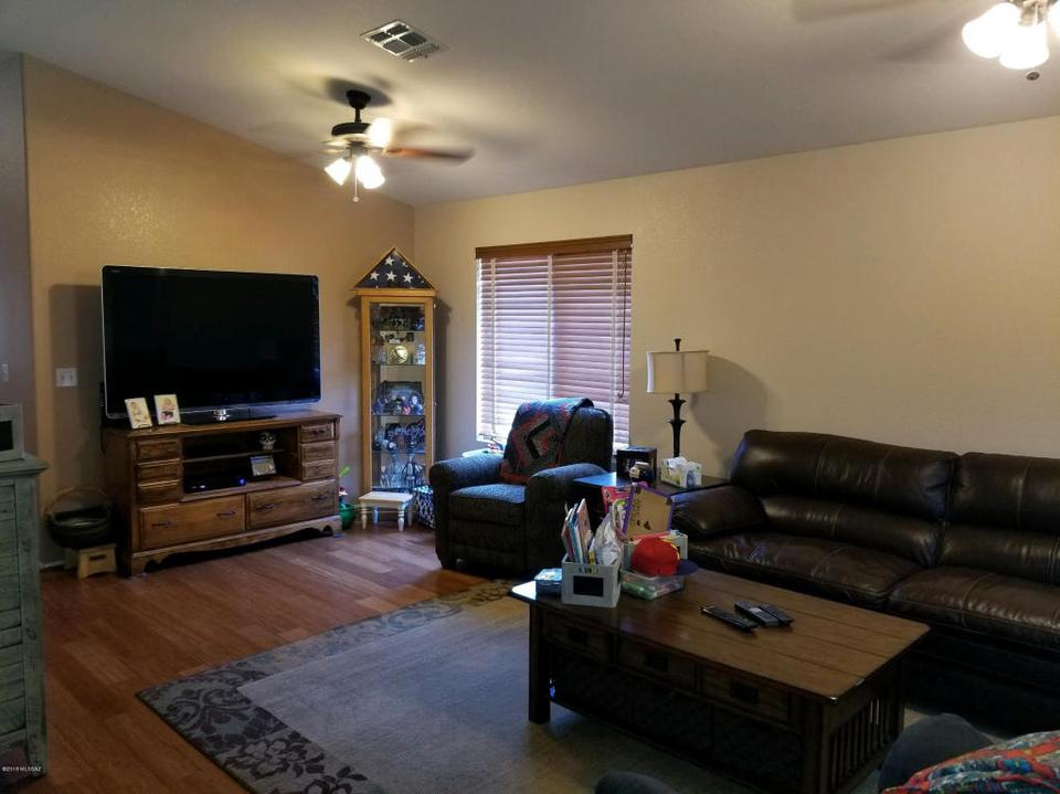  8732 N Lennon Pl, Tucson, AZ 85742 photo 2