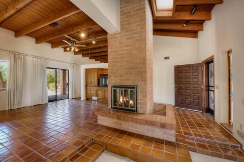 70 E Calle Cinco Vecinos, Tucson, AZ 85704 photo 4