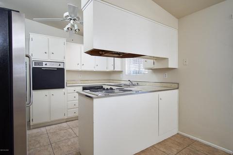 7231 Eli Dr, Tucson, AZ 85710 photo 6