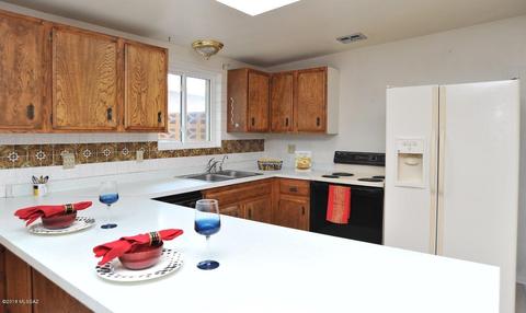 8979 E Kirkpatrick Cir, Tucson, AZ 85710 photo 13