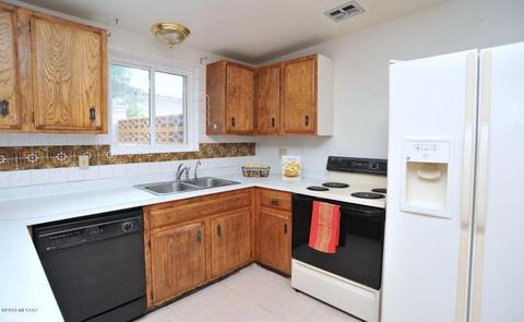 8979 E Kirkpatrick Cir, Tucson, AZ 85710 photo 14