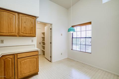 8610 E Pembrook Dr, Tucson, AZ 85715 photo 11