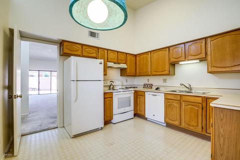 8610 E Pembrook Dr, Tucson, AZ 85715 photo 6