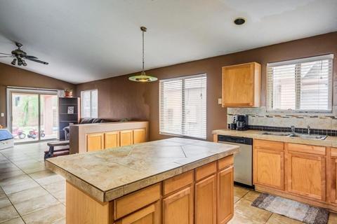 8774 E Mountain Spring Dr, Tucson, AZ 85747 photo 5