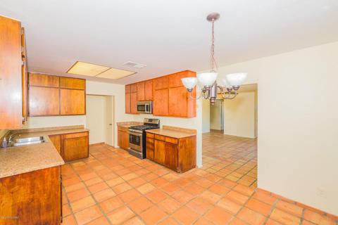 6334 E Hayne St, Tucson, AZ 85710 photo 11