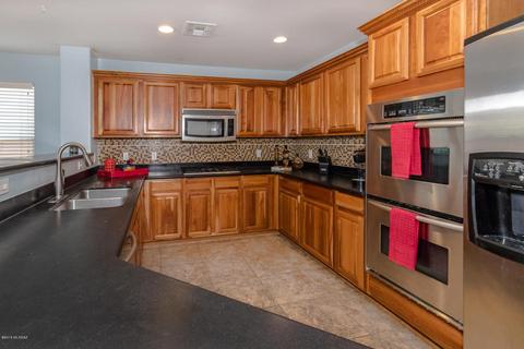 7032 S Beavertail Ln, Tucson, AZ 85756 photo 2