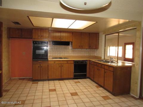 8470 E Baker St, Tucson, AZ 85710 photo 8