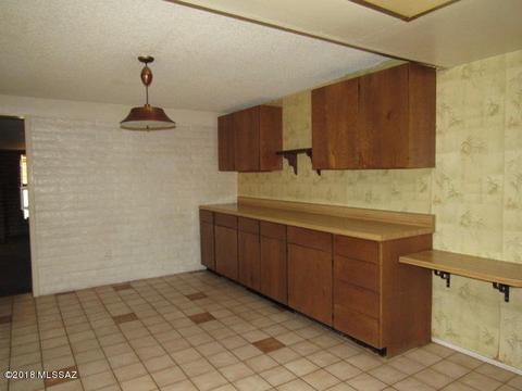 8470 E Baker St, Tucson, AZ 85710 photo 9