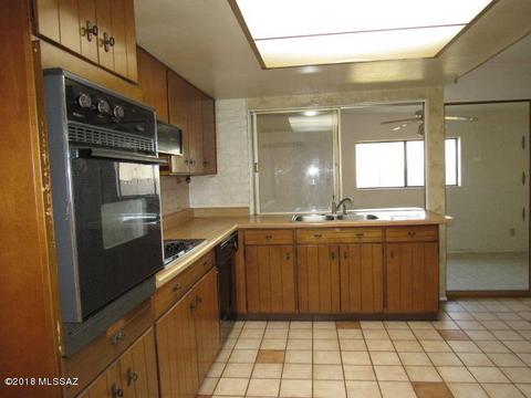 8470 E Baker St, Tucson, AZ 85710 photo 6