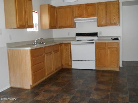 813 N Douglas Ave, Willcox, AZ 85643 photo 2