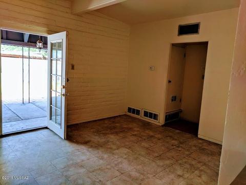 7931 E Julia Pl, Tucson, AZ 85710 photo 7