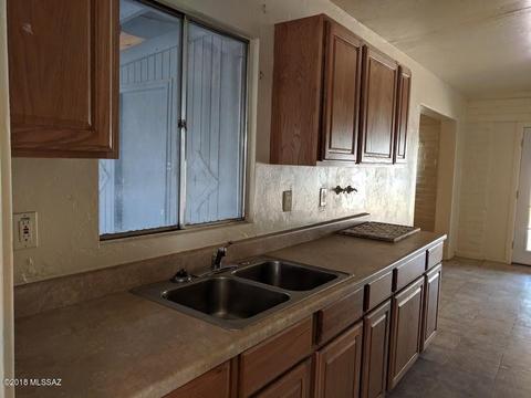 7931 E Julia Pl, Tucson, AZ 85710 photo 4