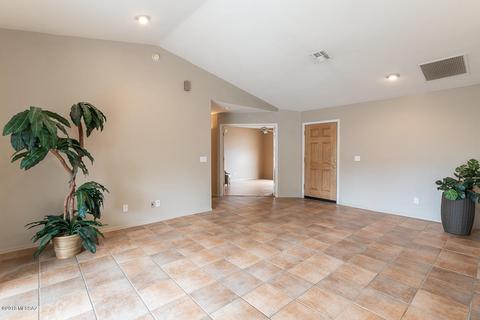 1340 E Mountain Pl, Tucson, AZ 85719 photo 4