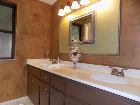 8920 E Maple Leaf Dr, Tucson, AZ 85710 photo 12