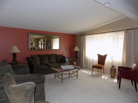 8920 E Maple Leaf Dr, Tucson, AZ 85710 photo 2