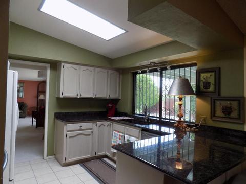 8920 E Maple Leaf Dr, Tucson, AZ 85710 photo 4